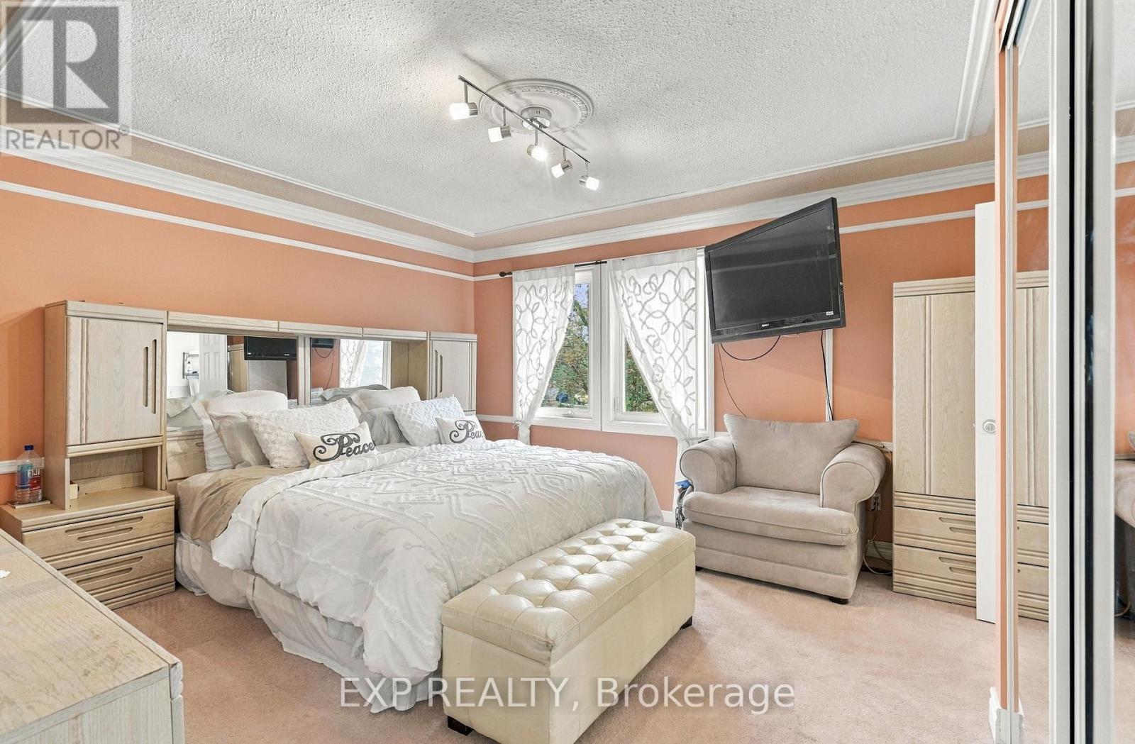 88 Valdor Drive, Toronto, ON photo 11