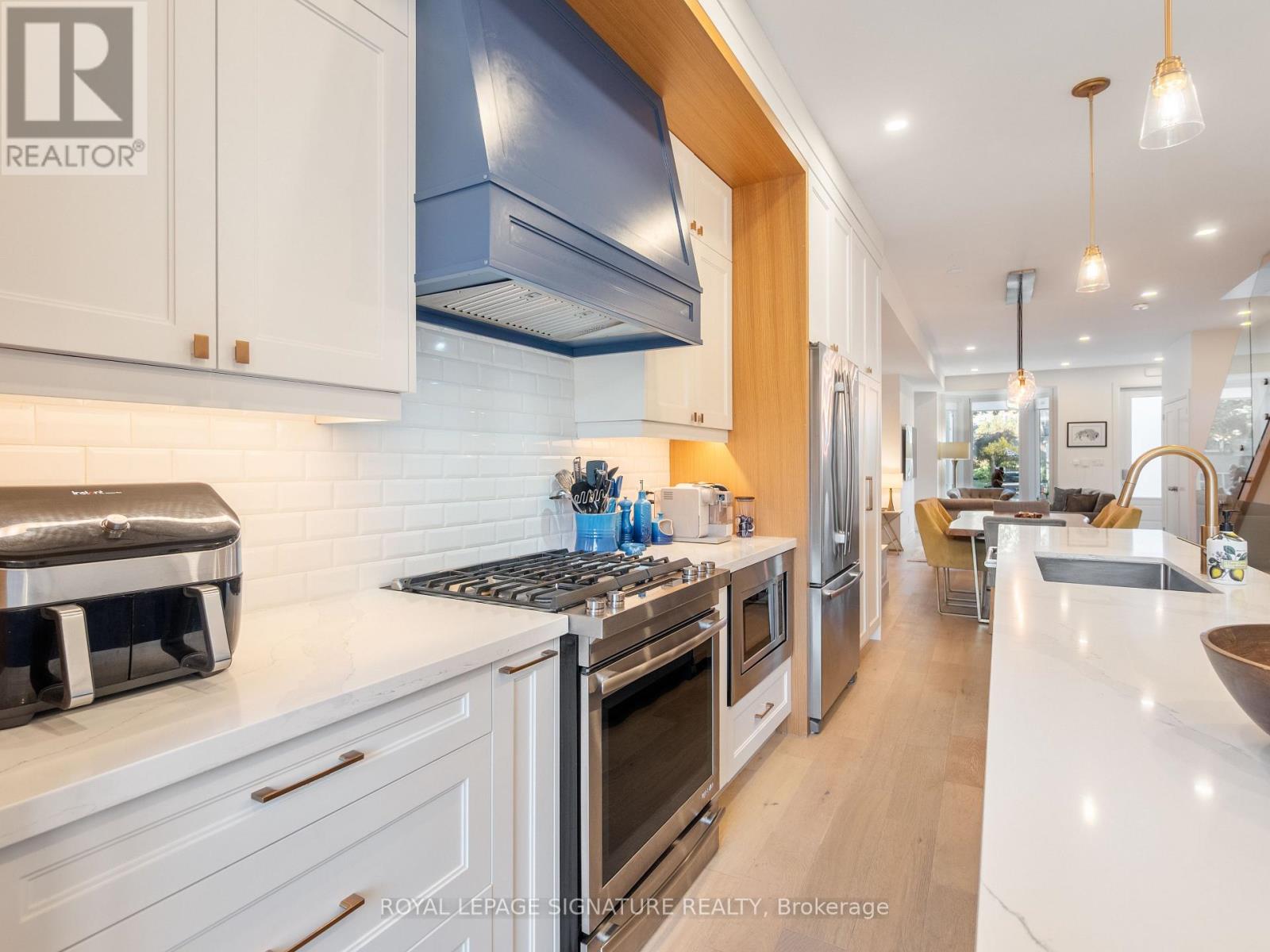 79 Lewis Street, Toronto, ON photo 19