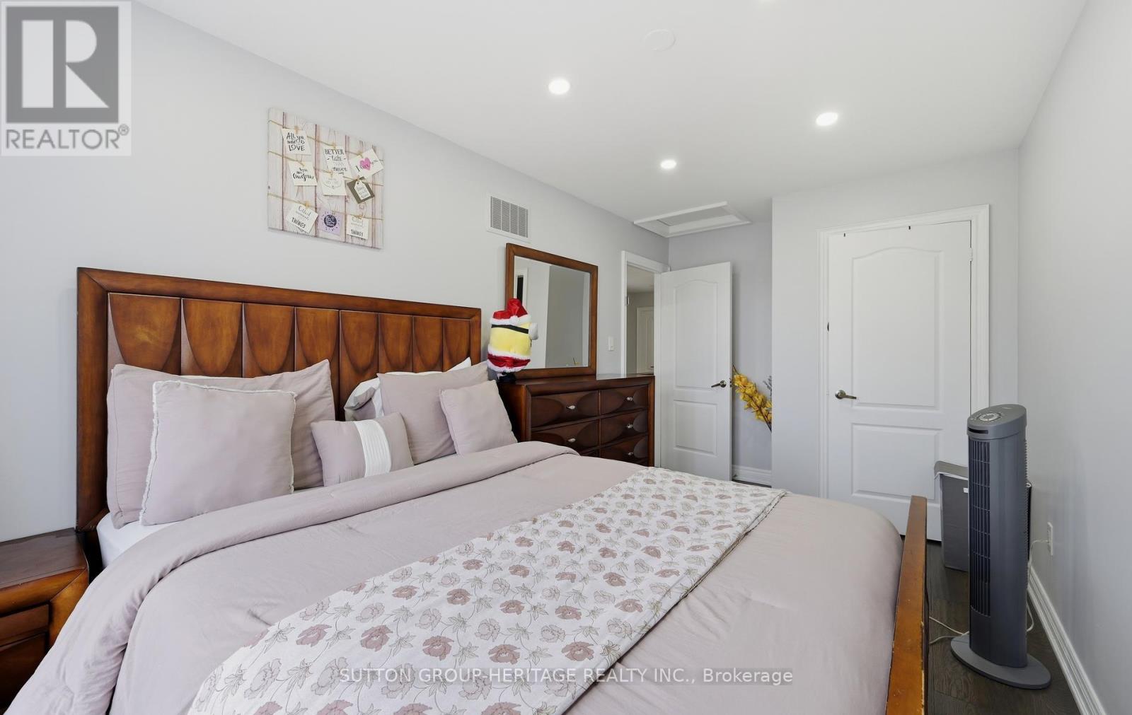 29 Tozer Crescent, Ajax, ON photo 20