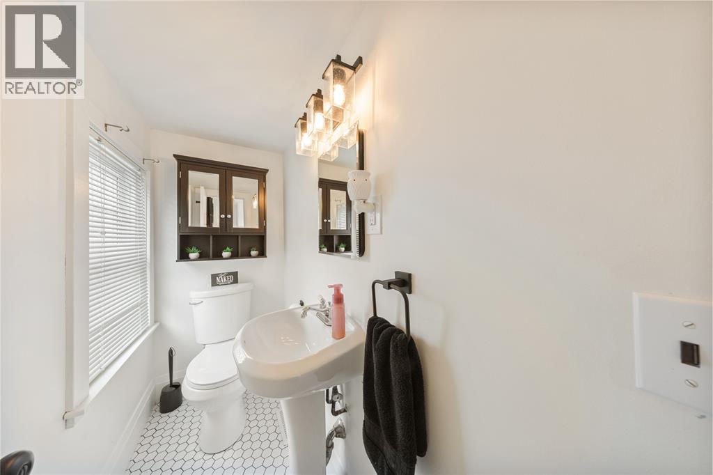 1224 EMILY STREET - 27