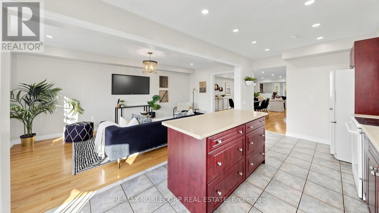 48 ED QUIGG WAY - 18