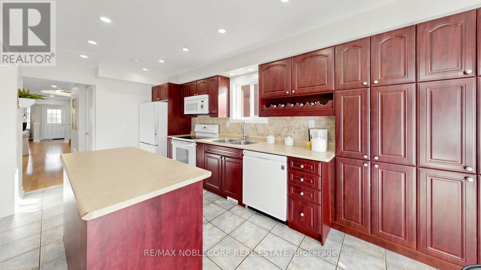 48 ED QUIGG WAY - 20