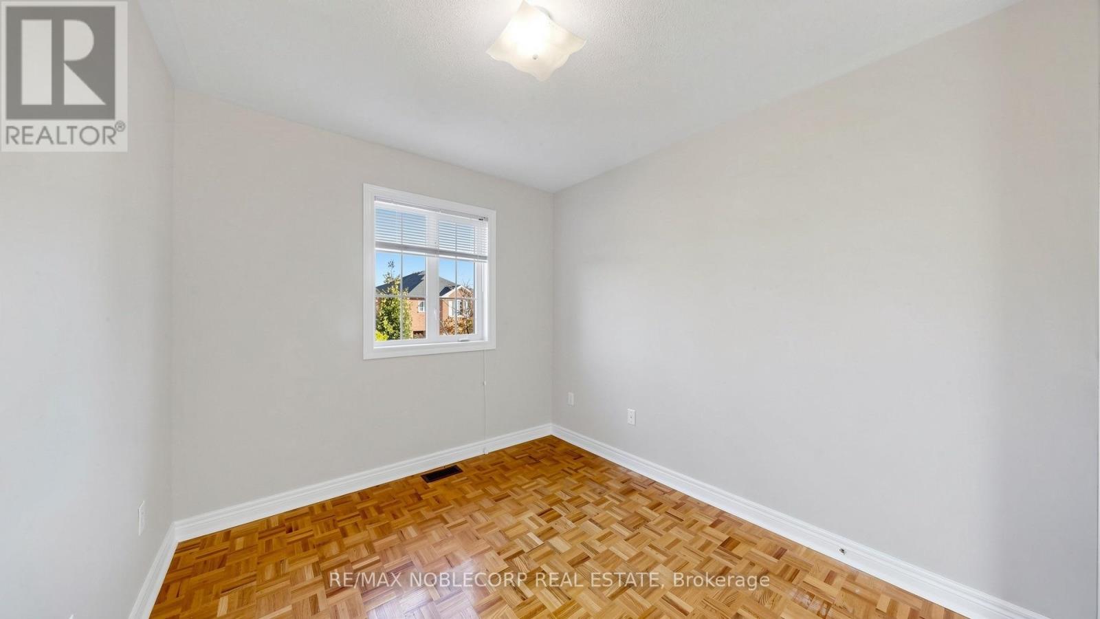 48 ED QUIGG WAY - 37