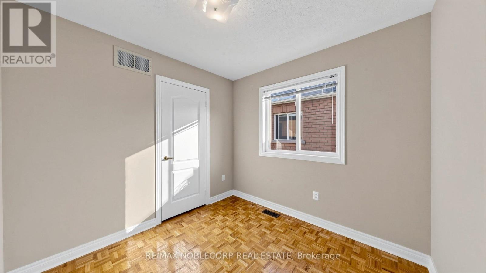 48 ED QUIGG WAY - 39