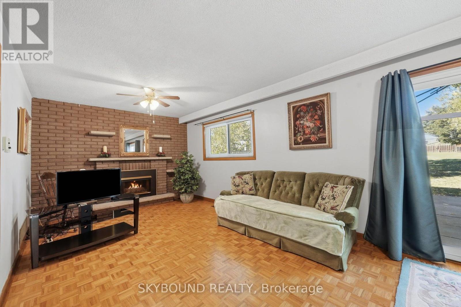 64A Saint Georges Boulevard, Toronto, ON photo 20