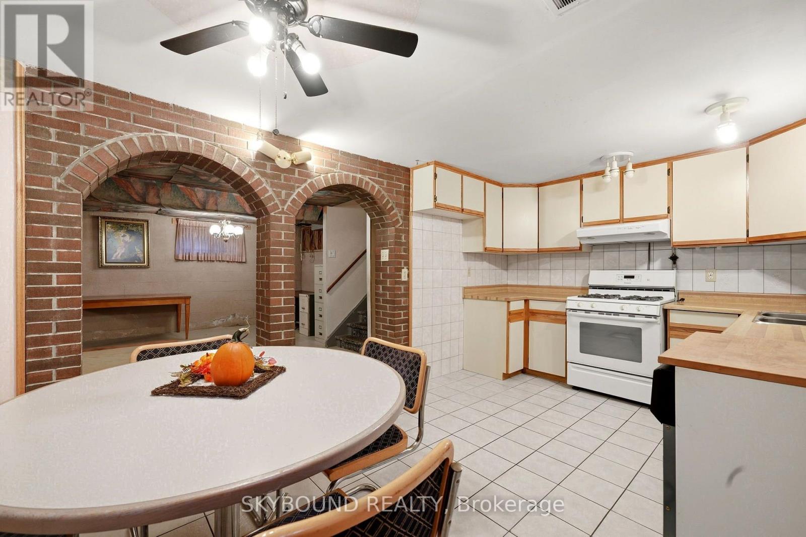 64A Saint Georges Boulevard, Toronto, ON photo 33