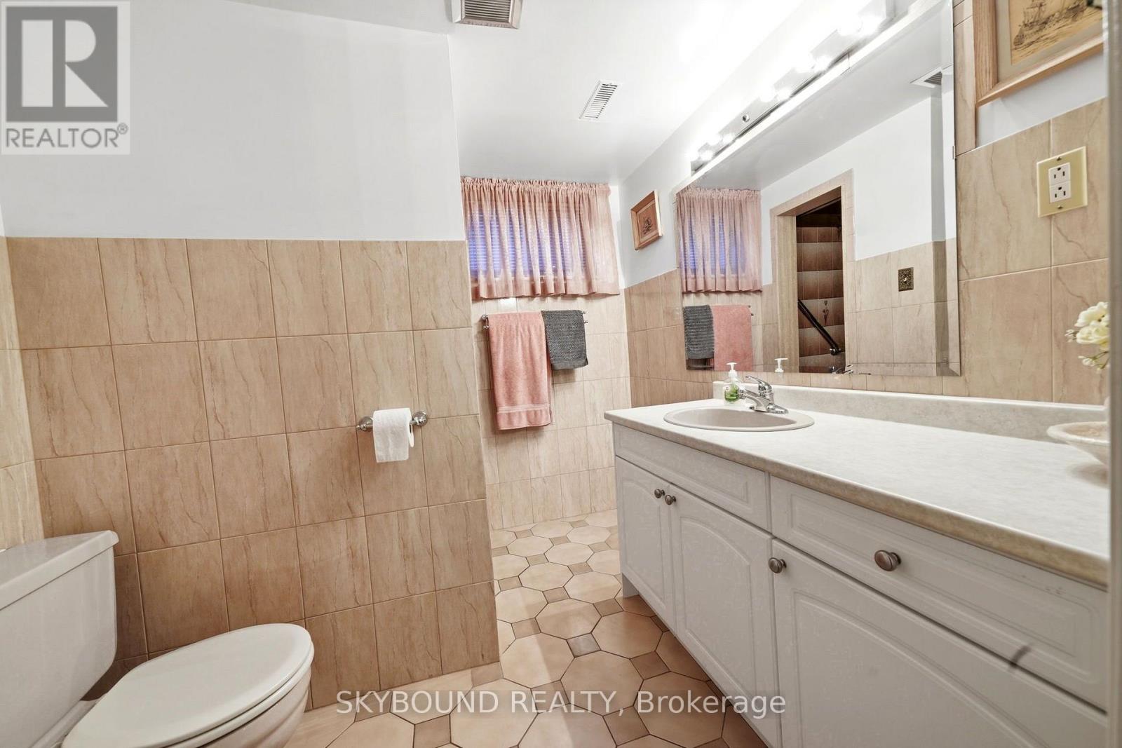 64A SAINT GEORGES BOULEVARD - 37