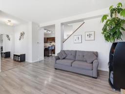 Kitchen - 103 Tallgrass Crescent, Winnipeg, MB R3X0E1 Photo 6