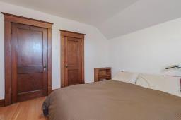 111 Cobourg Avenue, Winnipeg, MB R2L0H4 Photo 17