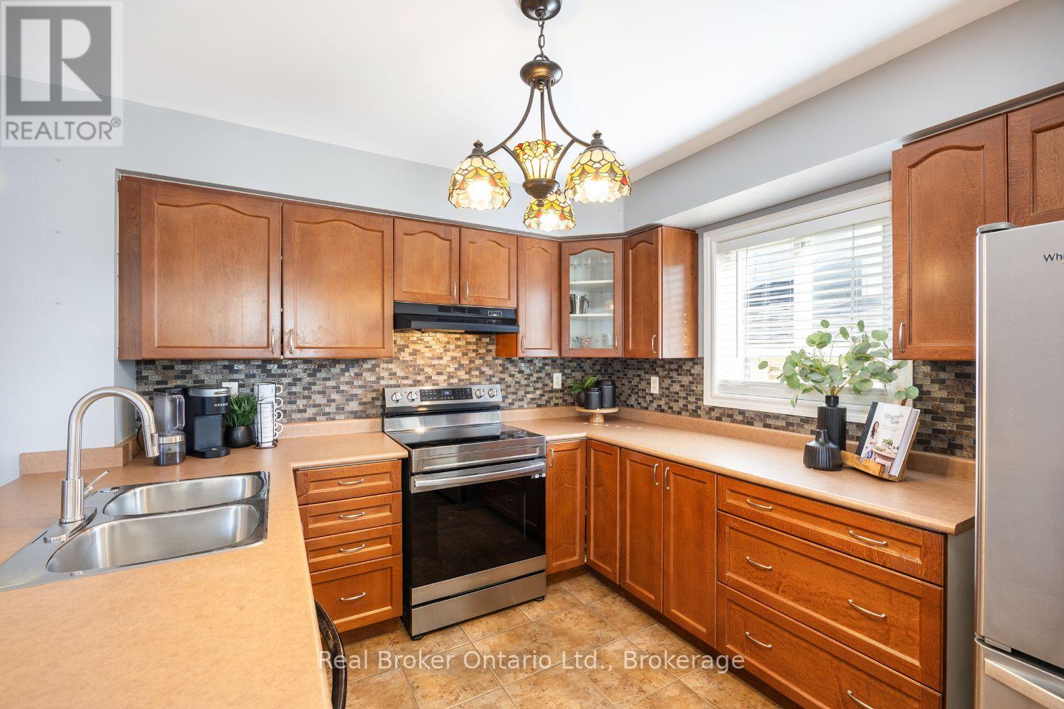119 Allworth Crescent, Clarington, ON photo 8