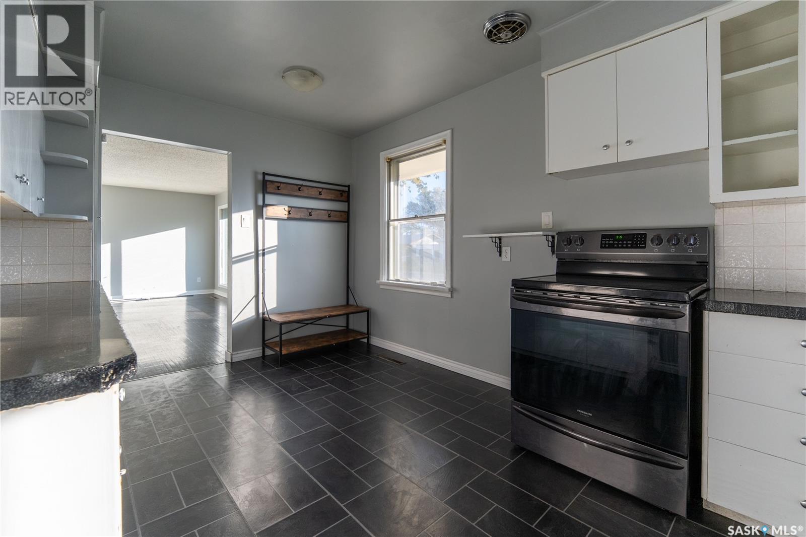 607 Q AVENUE N, Saskatoon — photo 12