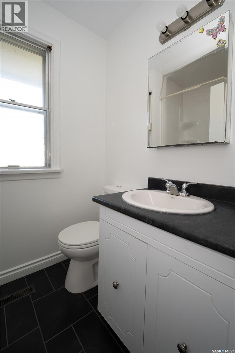 607 Q AVENUE N, Saskatoon — photo 17