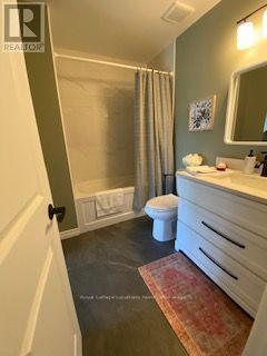 9-2 RAMBLINGS Way, Collingwood photo 13