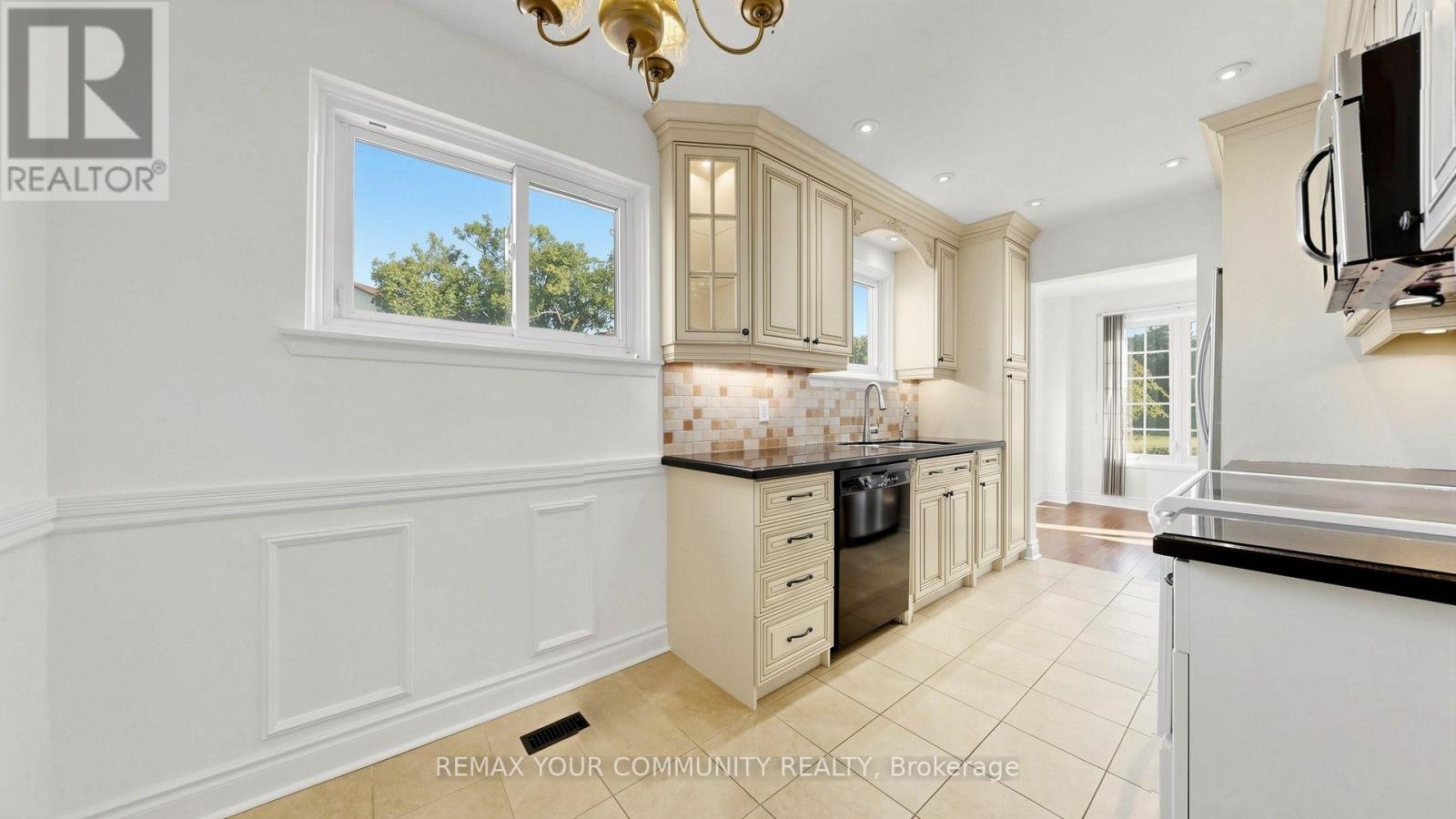 59 Robert Hicks Drive, Toronto, ON photo 14