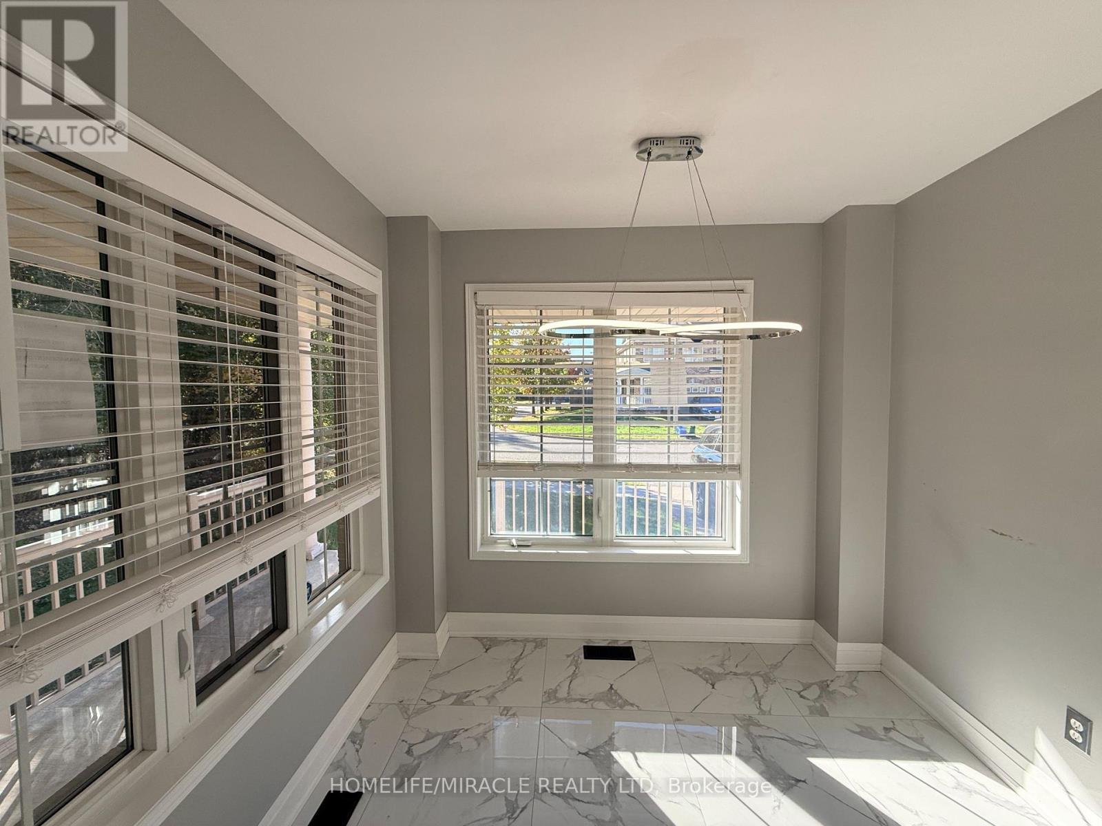 161 Cathedral Drive, Whitby, ON photo 10