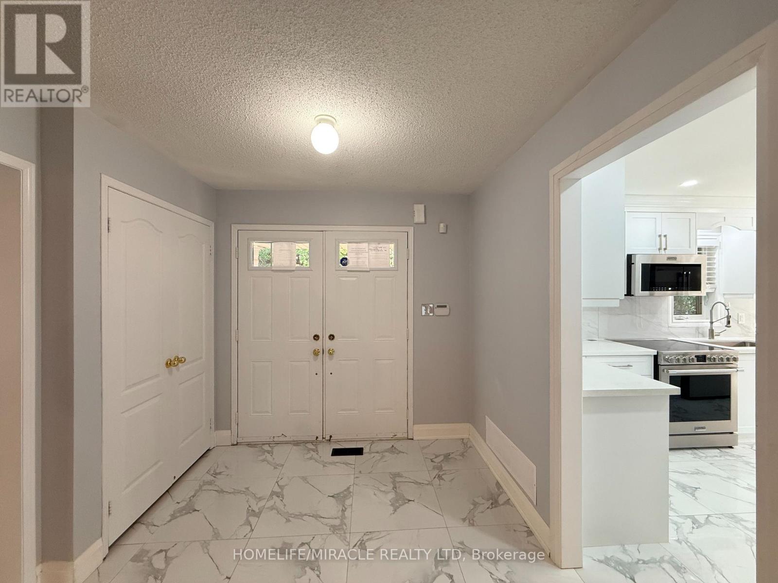 161 Cathedral Drive, Whitby, ON photo 6