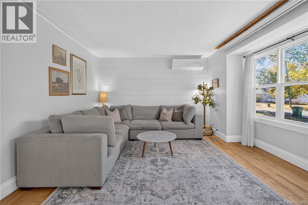 741 McEvoy Street photo 3