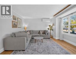 741 McEvoy Street, photo 3