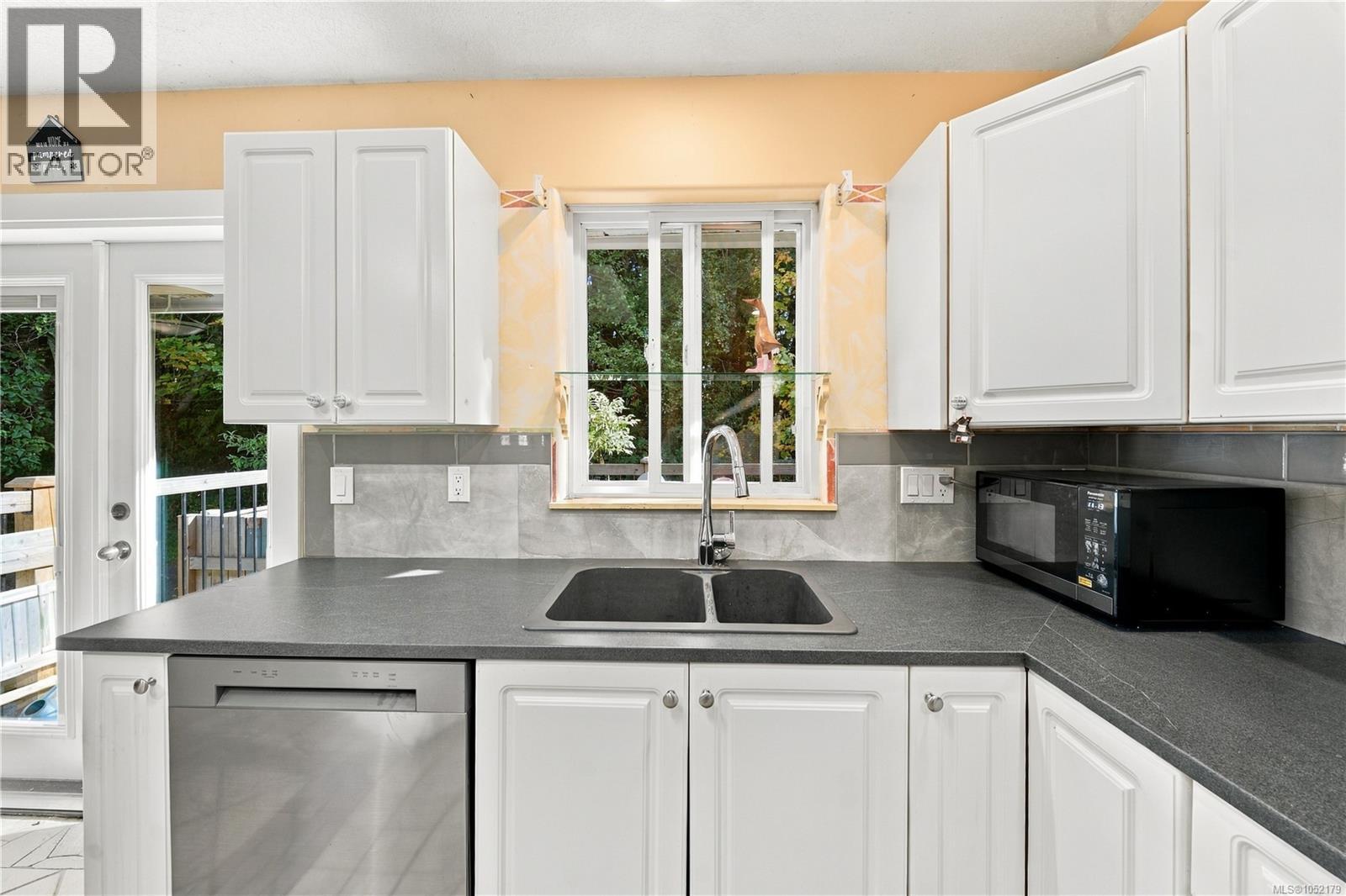 832 Parkside Way - 13