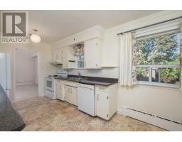 Laundry room - 20 Strathroy Crescent, Markham, ON L3P2E6 Photo 9