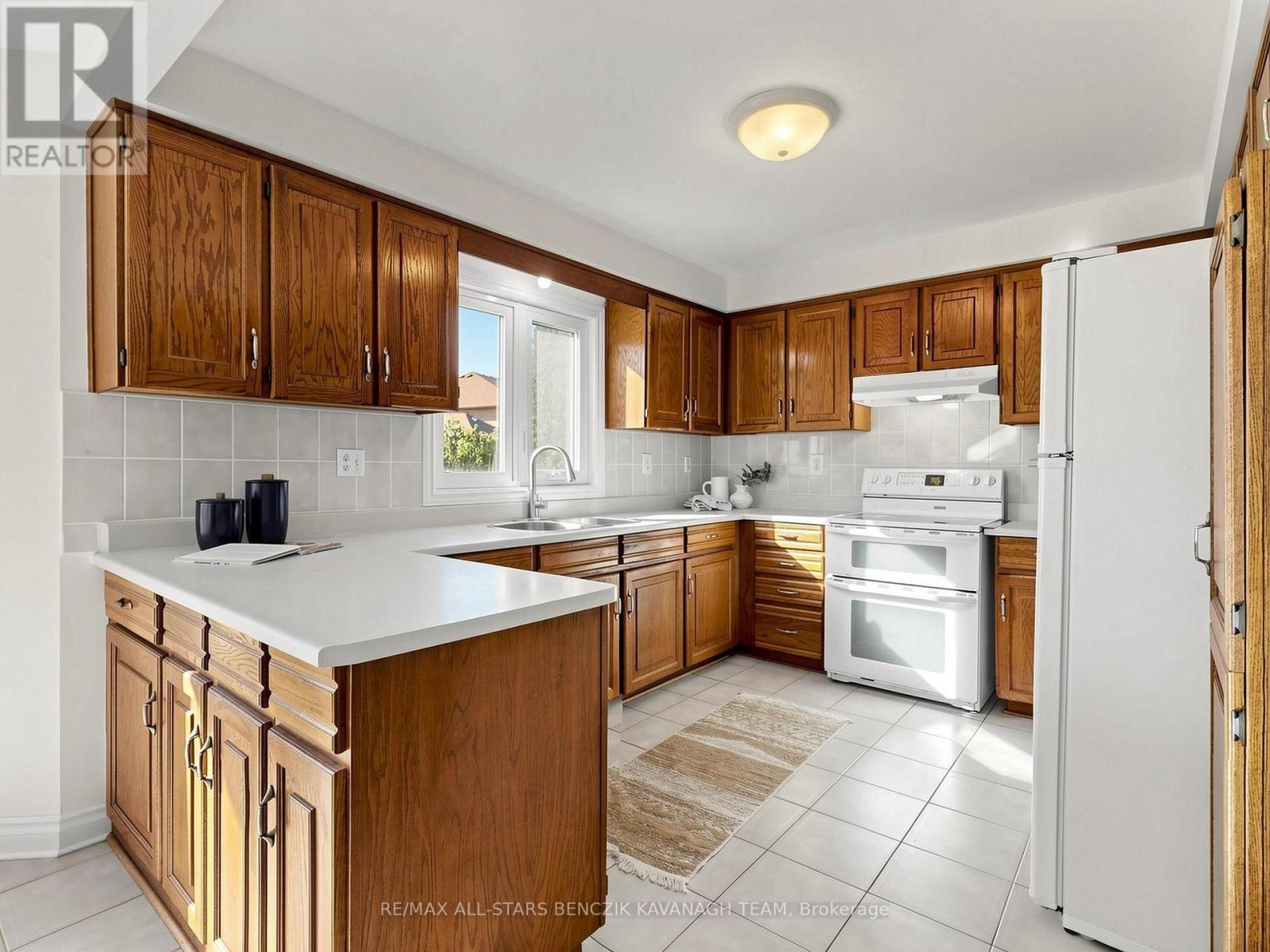 37 Dowling Circle, Markham, ON photo 10