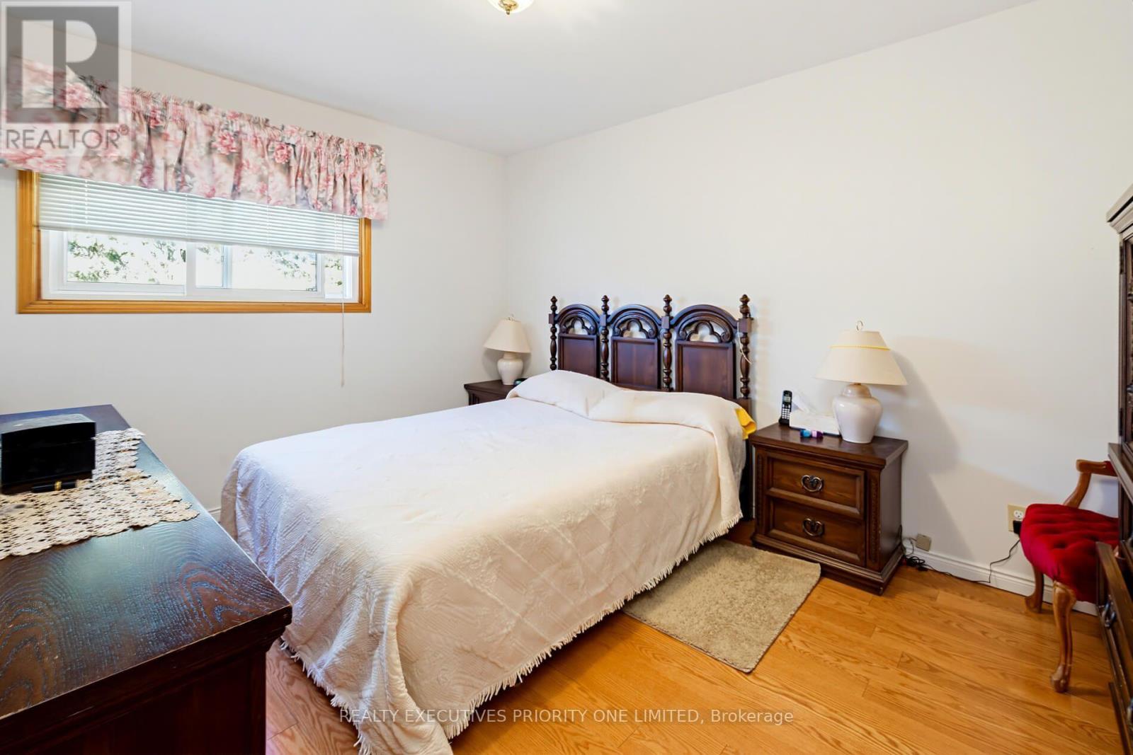 182 Dew Street, King, ON photo 13