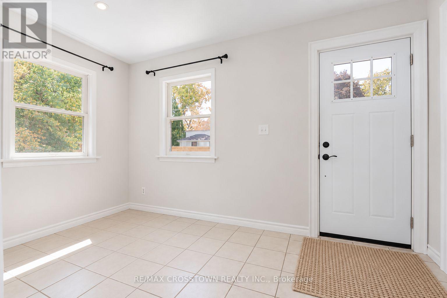 1 - 64 BLEEKER STREET, Orillia — photo 2