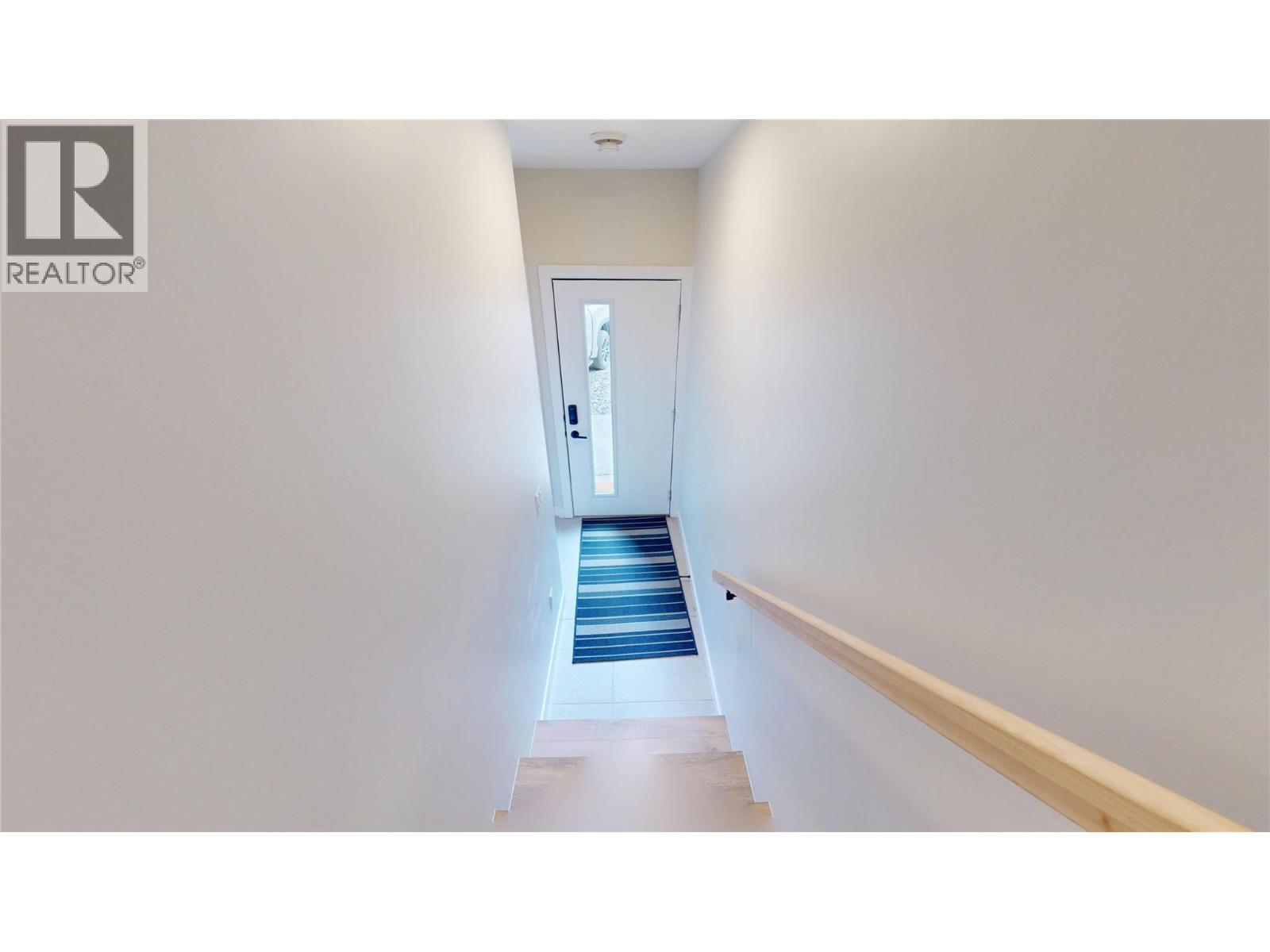 #203 2116 Panorama Drive - 17