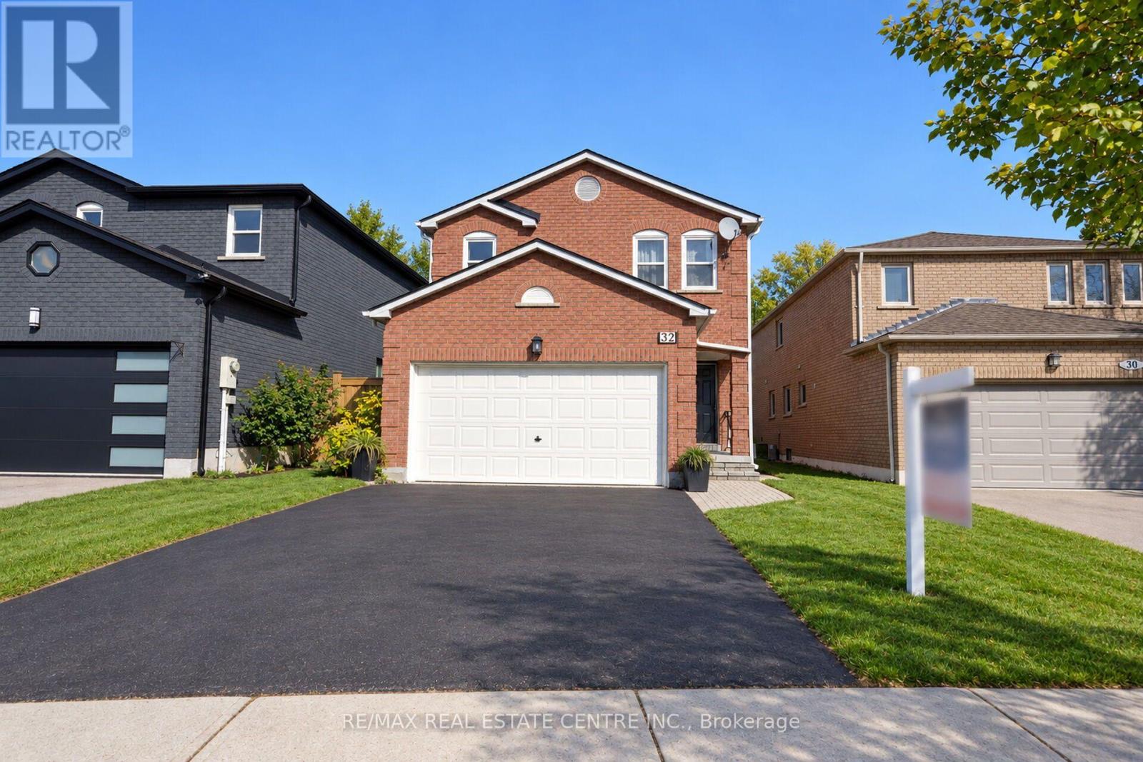 32 MCKINNON AVENUE, Halton Hills (Georgetown)