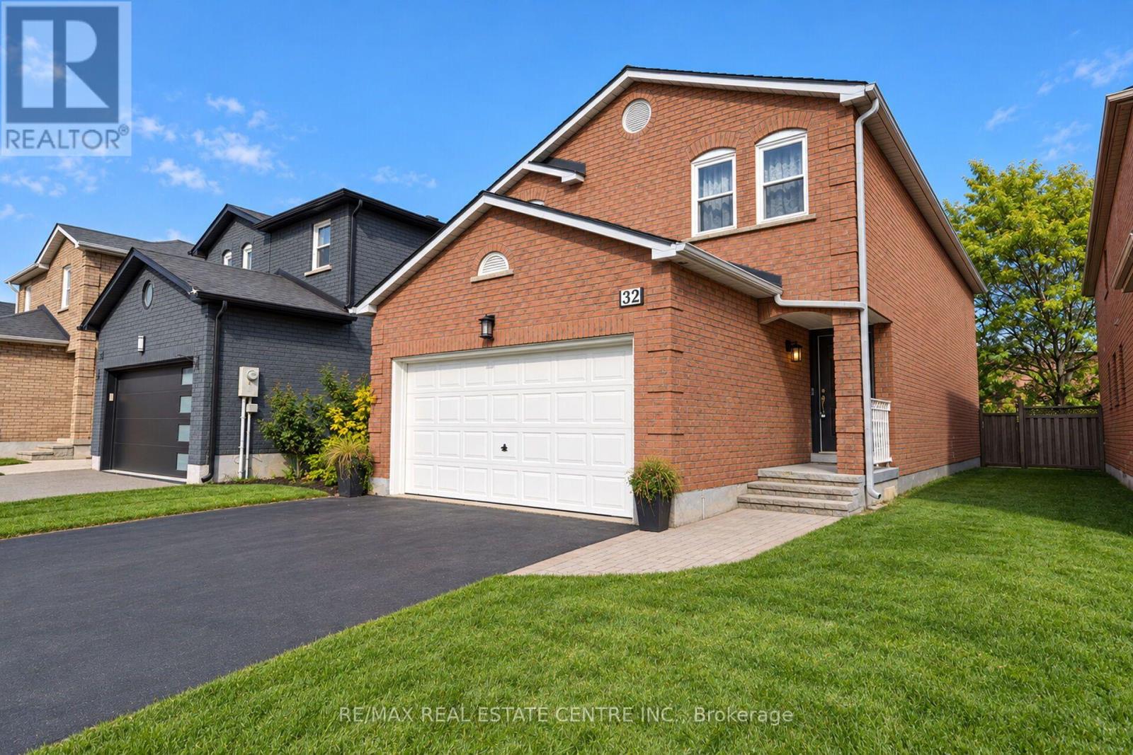 32 MCKINNON AVENUE, Halton Hills (Georgetown) — photo 2