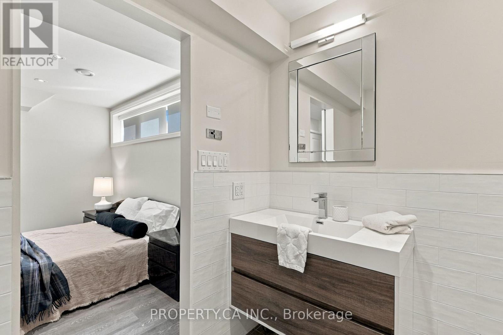 67 Rossburn Drive, Toronto, ON photo 47