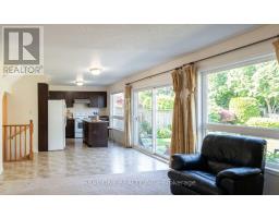 Family room - 209 Blackburn Drive, Brantford, ON N3T0A5 Photo 6