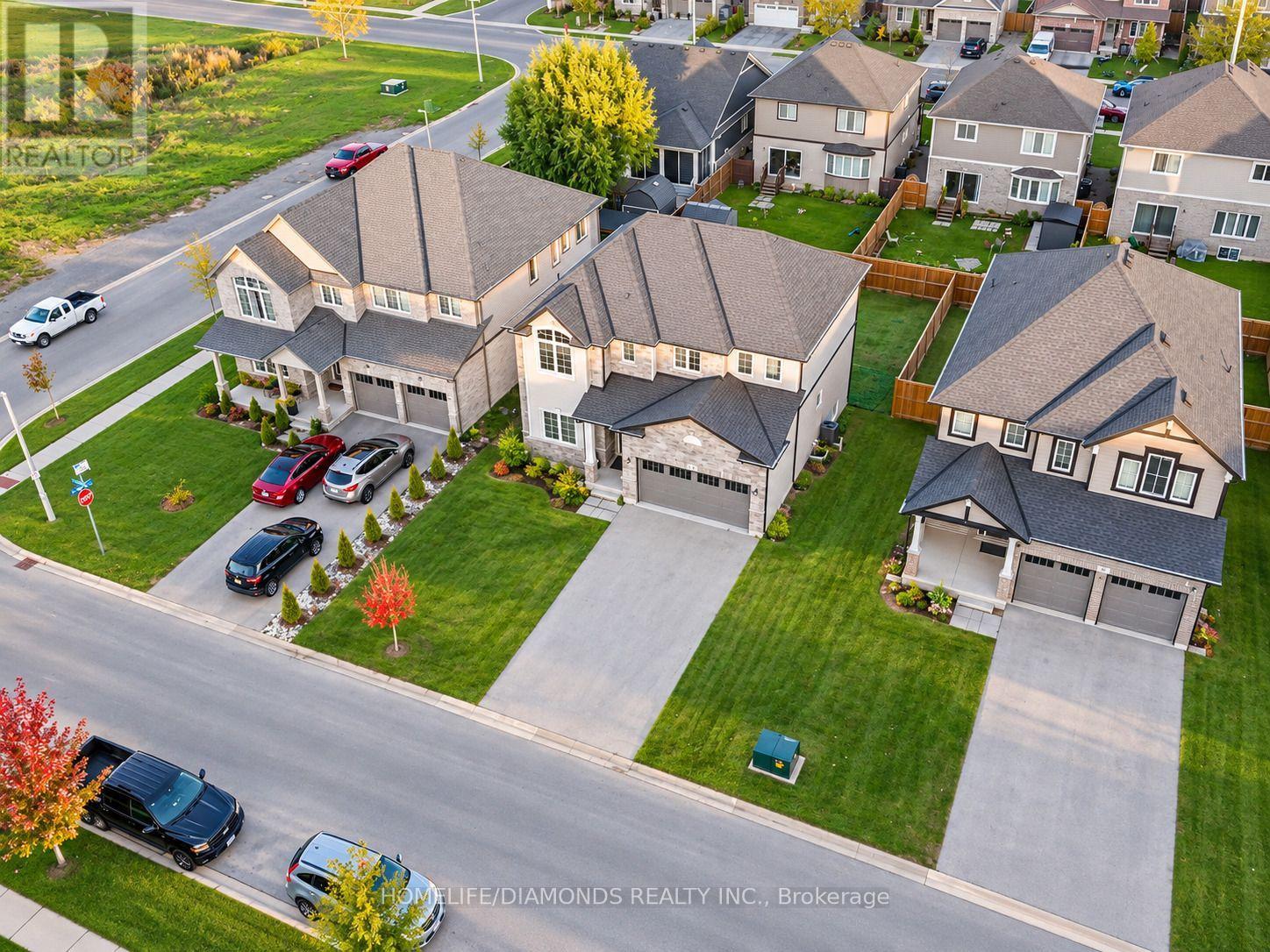 17 MONARCH STREET, Welland (Coyle Creek) — photo 2