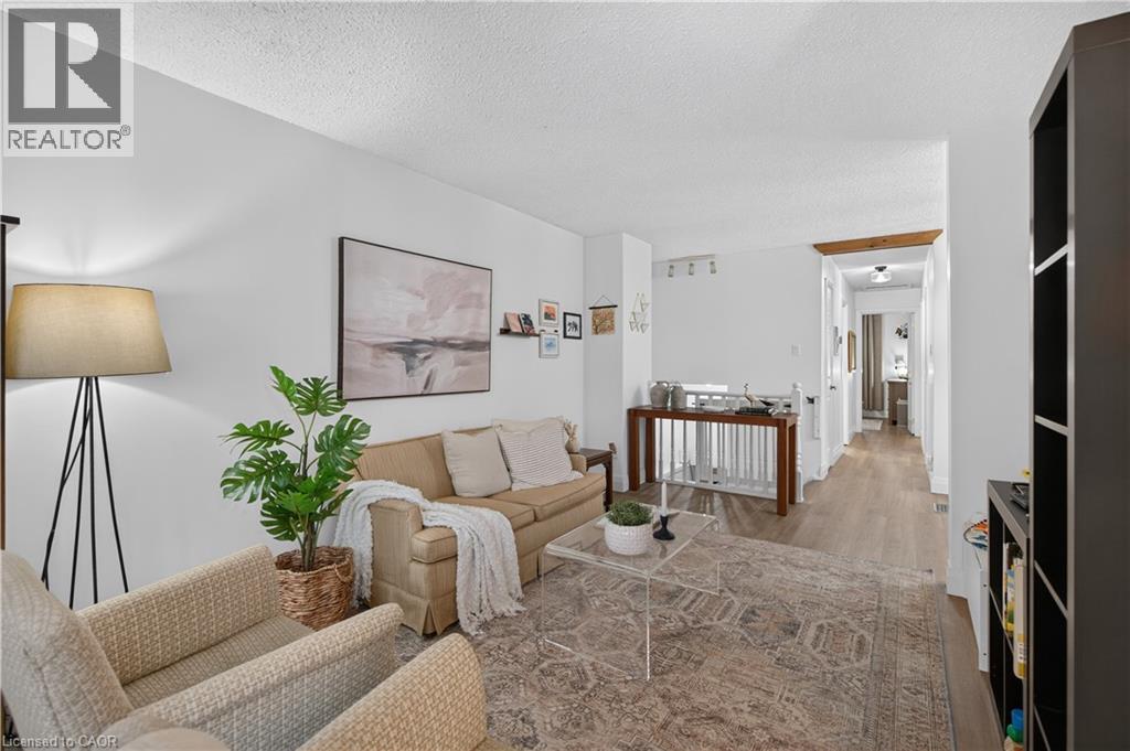 38 SOUTHGLEN Road, Brantford — photo 7