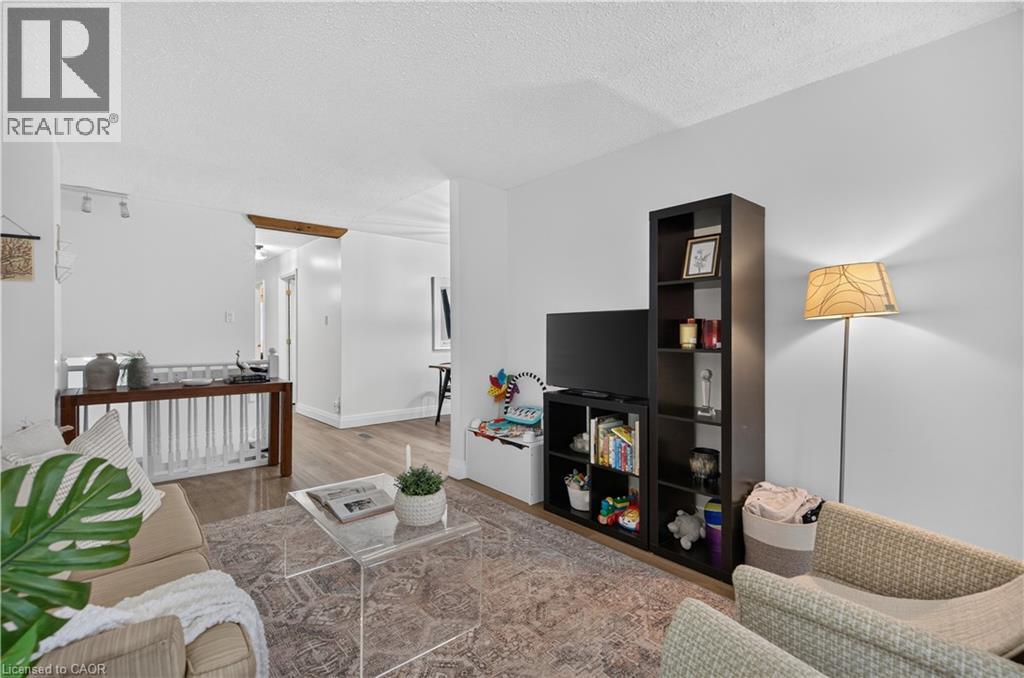 38 SOUTHGLEN Road, Brantford — photo 8
