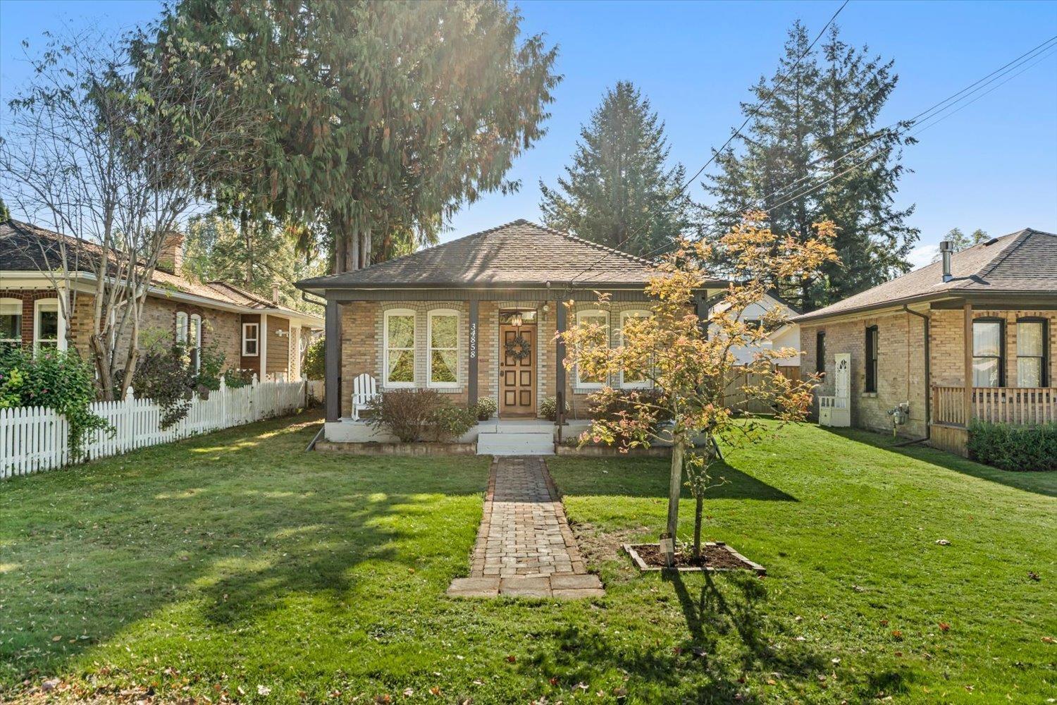 Photo of 34858 CLAYBURN ROAD 37