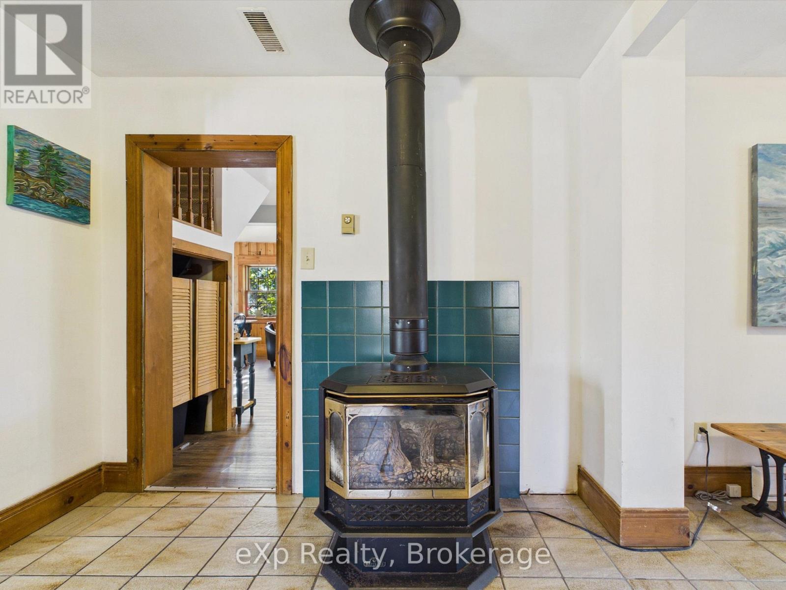 1002 SILVER LAKE ROAD - 20
