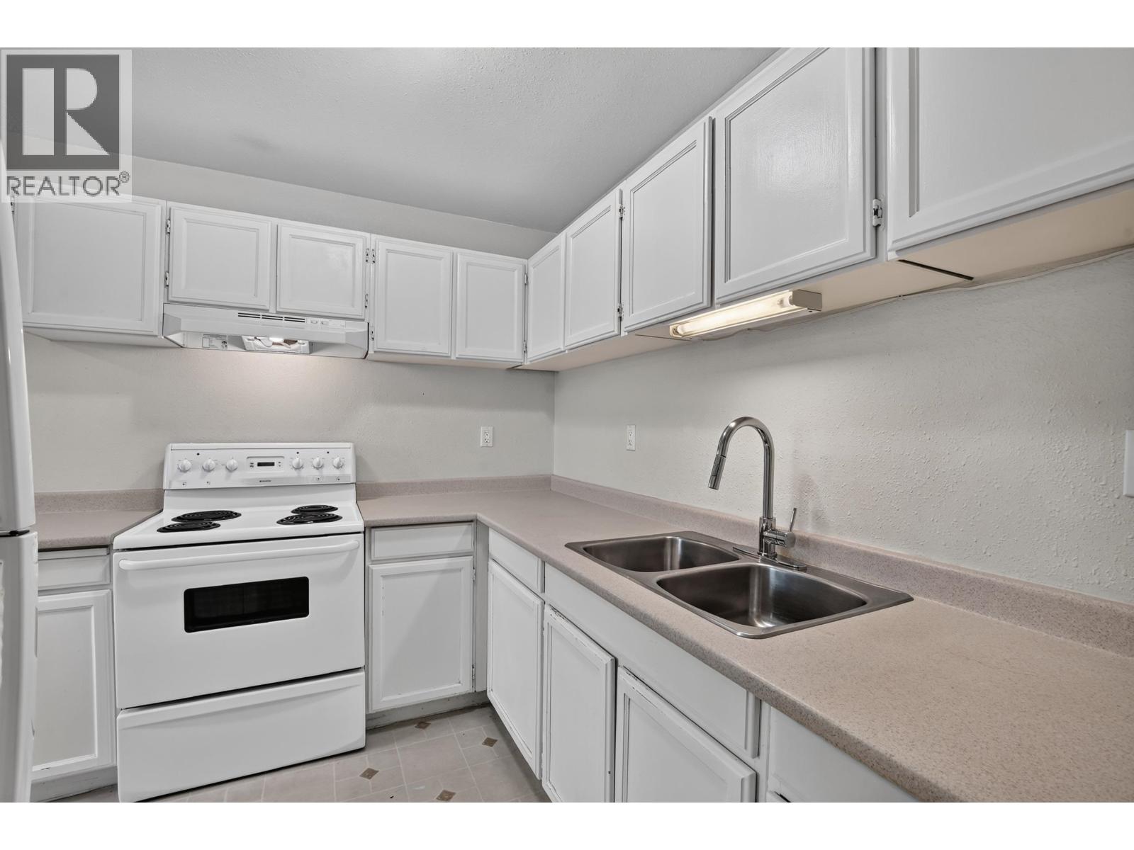 #301 3777 MASSEY DRIVE - 19