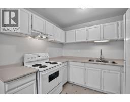 Photo 18 of 38, 301 3777 MASSEY DRIVE · Prince George, BC