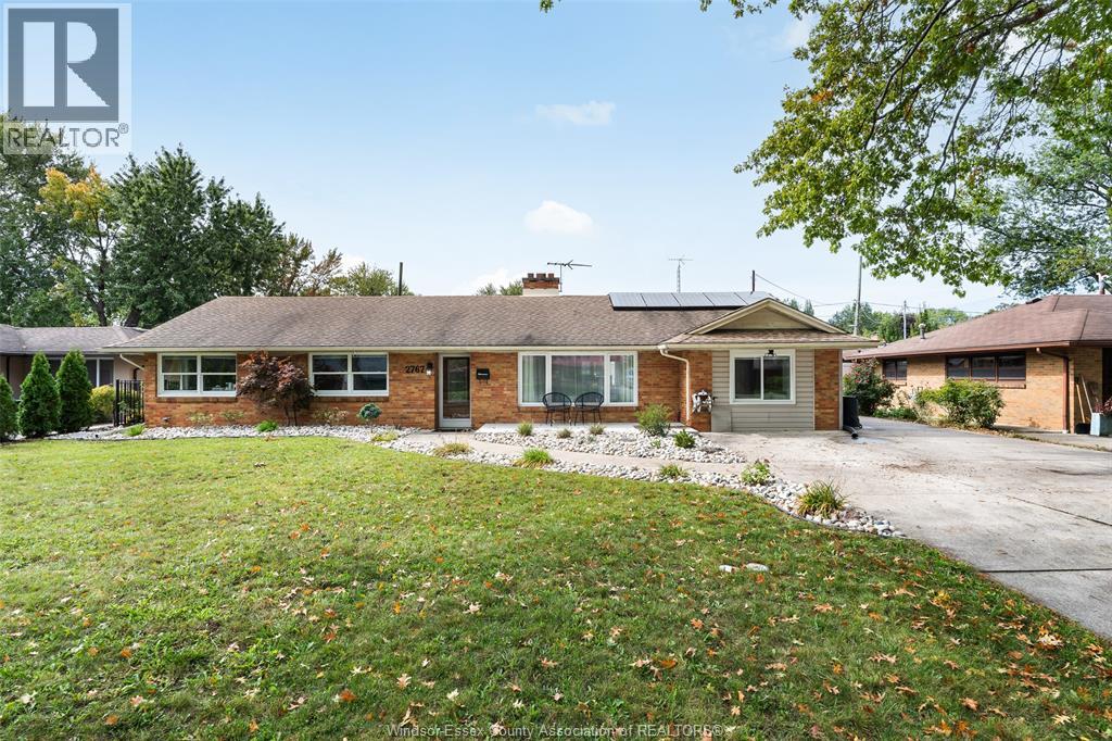 2767 BUCKINGHAM, Windsor