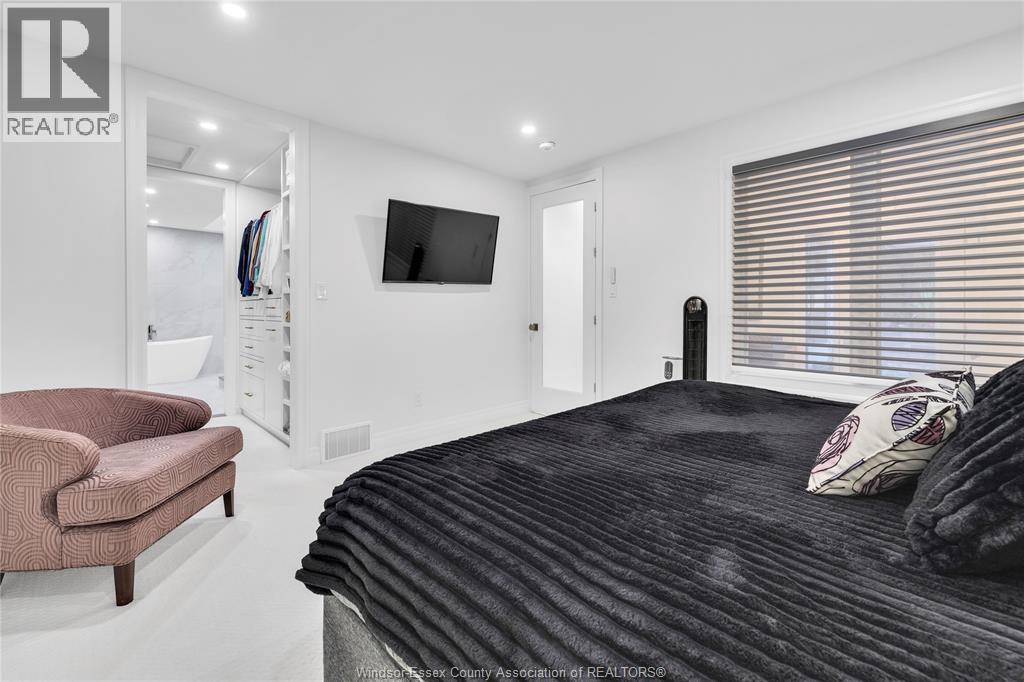 494 MARTINIQUE AVENUE - 21