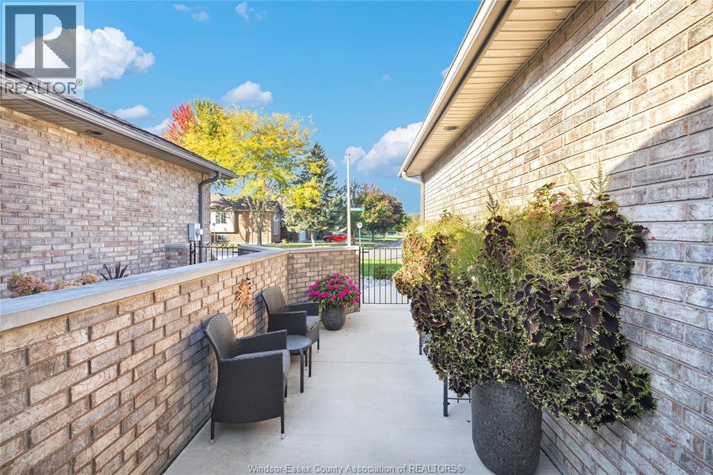 494 MARTINIQUE AVENUE, Windsor — photo 3