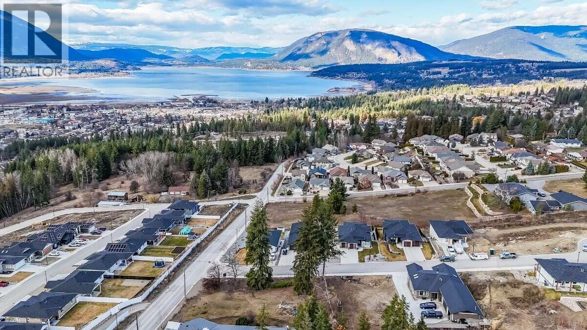 1060 16 Avenue SE, Salmon Arm - Image 1