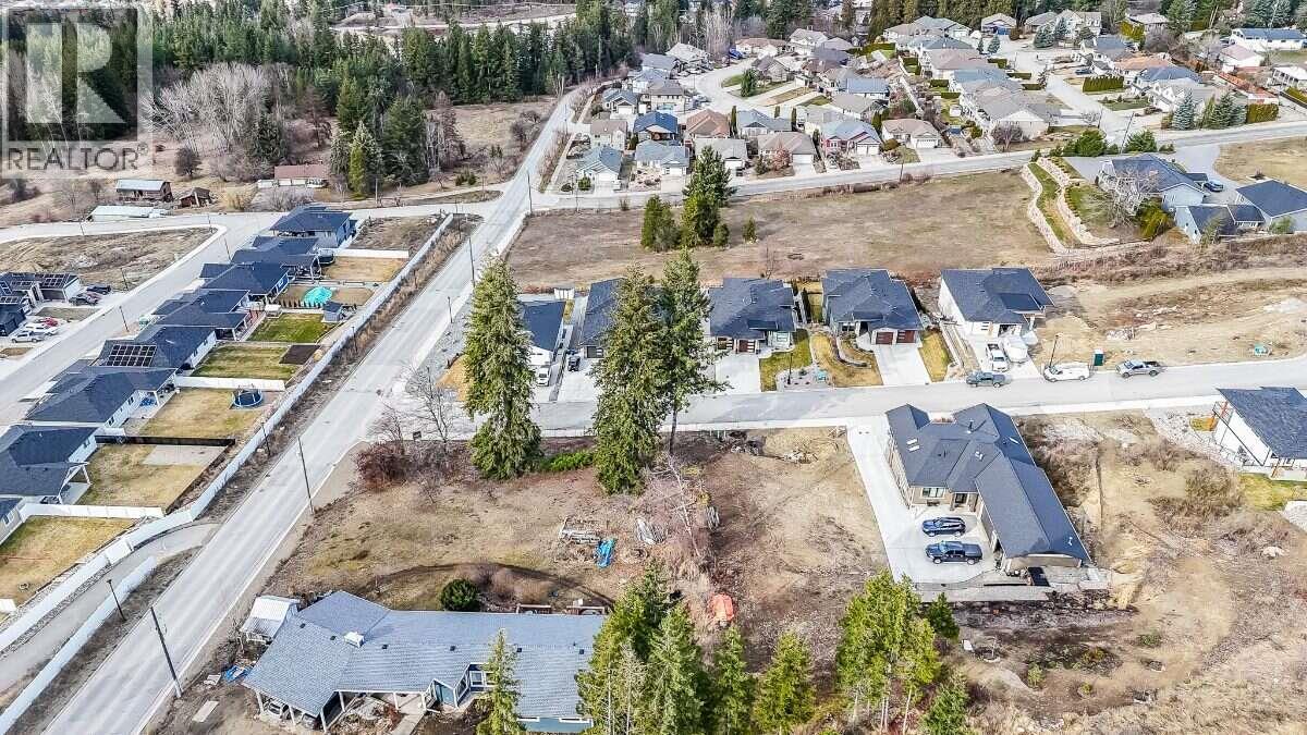 1060 16 Avenue SE, Salmon Arm - Image 1