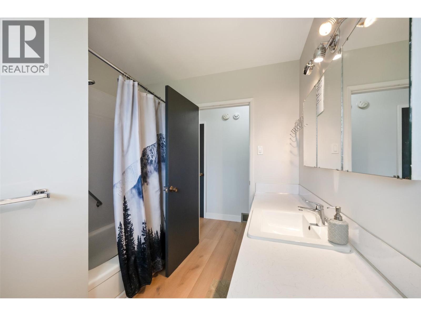  12401 Ward Street, Summerland