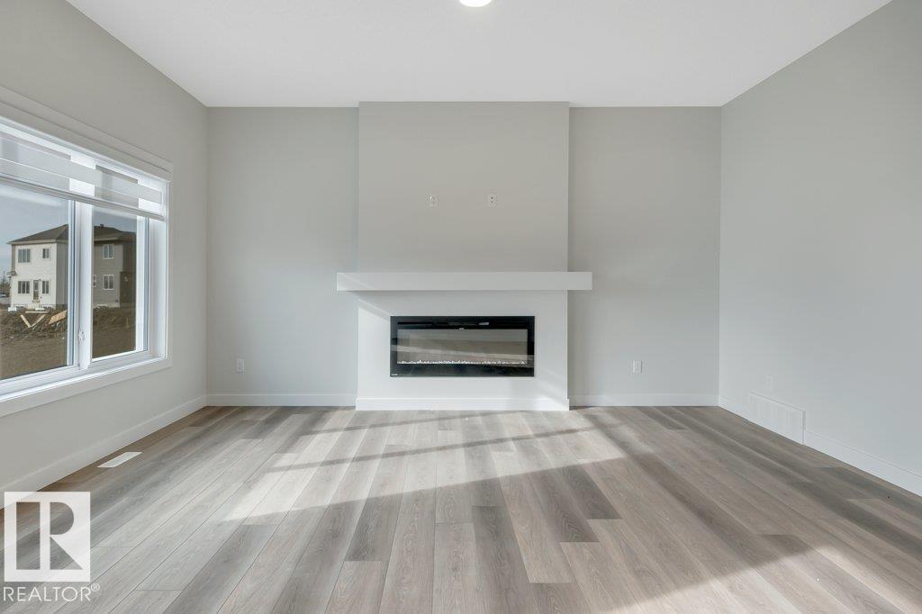 18643 19 AV NW, Edmonton — photo 9