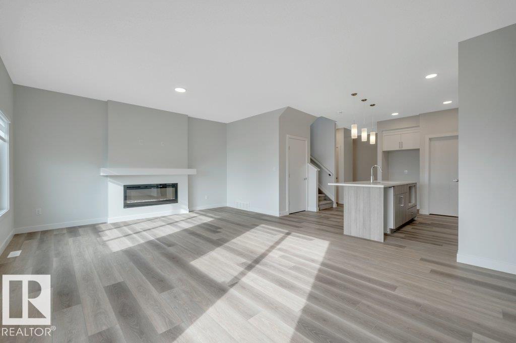 18643 19 AV NW, Edmonton — photo 16