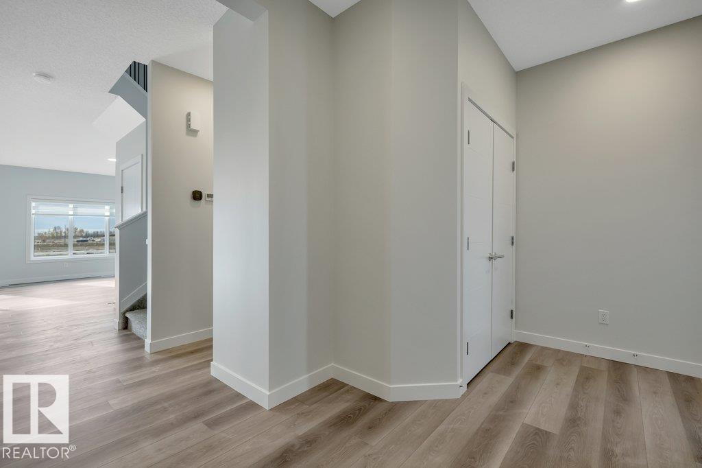 18643 19 AV NW, Edmonton — photo 7