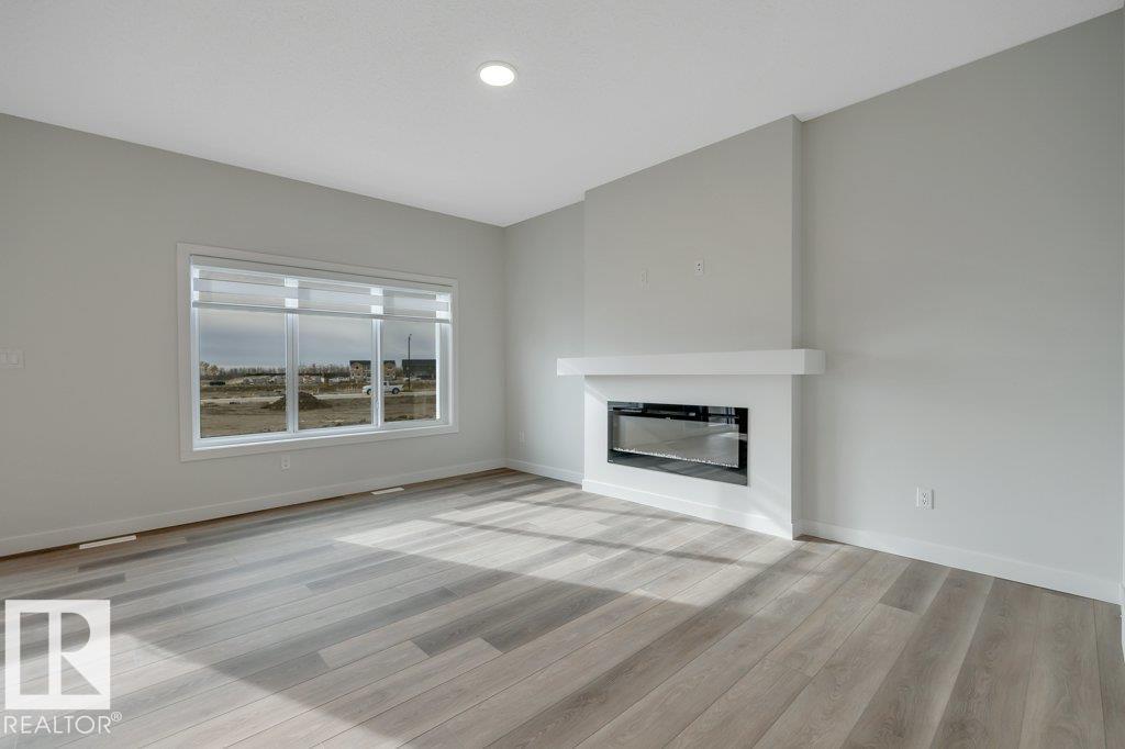 18643 19 AV NW, Edmonton — photo 8