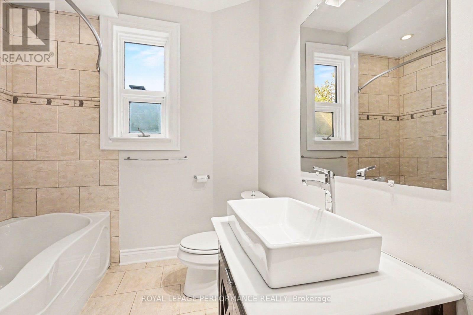 157 BOLTON STREET, Ottawa — photo 12